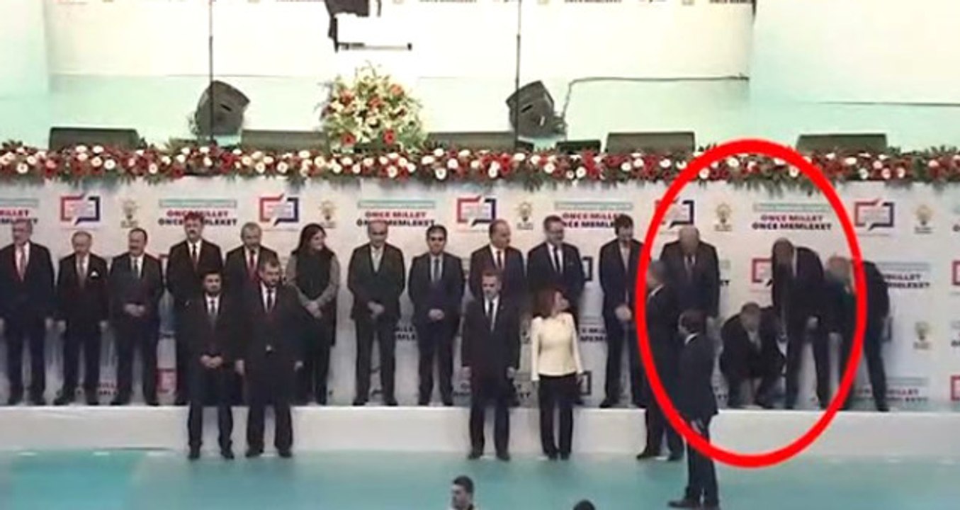 AK Parti Belediye Başkan Adayı, Aday Tanıtım Toplantısı Sırasında Baygınlık Geçirdi