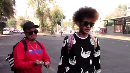 SORPRENDO A MI NOVIA EN LA CAMA CON OTRO HOMBRE *mira su reacción*