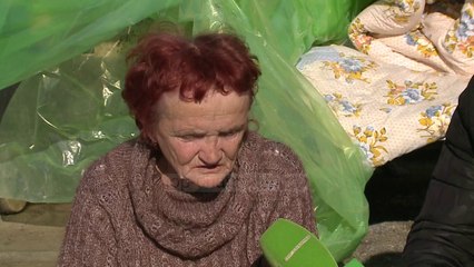 Në trotuar për festa, familja mbetet e pastrehë në Tiranë - Top Channel Albania