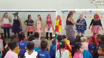 PROFESSORAS DANÇANDO SOLTA A PISADINHA