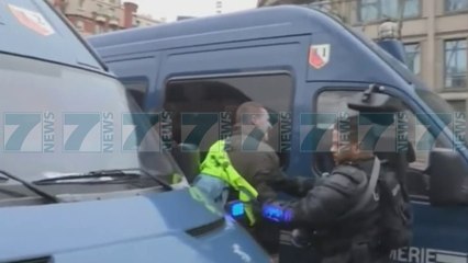 PARIS, «JELEKET E VERDHE» KERKOJNE LARGIMIN E MACRON - News, Lajme - Kanali 7