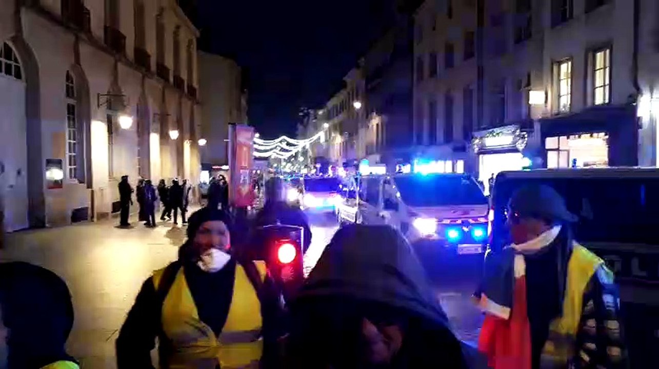 Tirs de grenades lacrymogènes : la police reprend le contrôle de la rue des Dominicains à Nancy