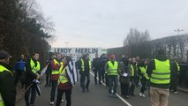 Les Gilets jaunes bloquent Leroy-Merlin