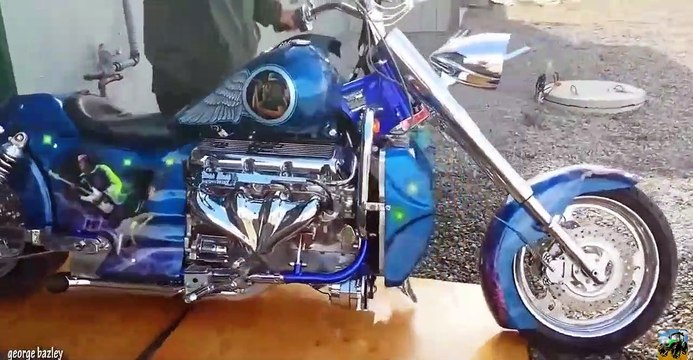 Big V8 Engine Motorcycles Starting Up and Sound - (1)