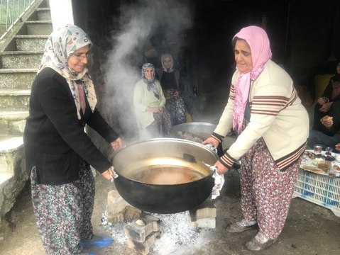 Keçiboynuzu Pekmezi Kadınların Geçim Kaynağı Oldu