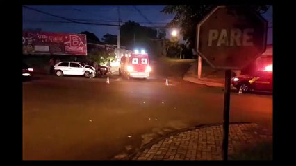 Tải video: Colisão entre dois carros deixa uma pessoa ferida no Bairro Universitário