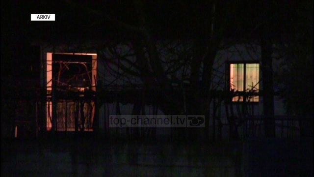 Tronditet Ballshi, 34-vjeçari vret me thikë gruan dhe kunatën - Top Channel Albania - News - Lajme