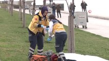 Zeytinburnu Sahilde Boğazından Bıçaklanan Yabancı Uyruklu Kişi Hayatını Kaybetti