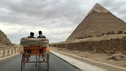Nach Anschlag: Touristen besuchen wieder die Pyramiden