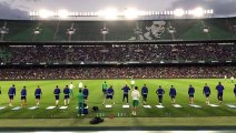 Entrenamiento del Betis a puerta abierta en el Benito Villamarín