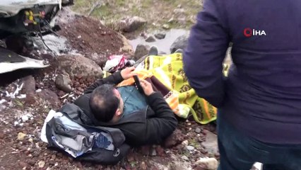 Takla atan otomobildeki yaralılara il müdahaleyi yoldan geçen doktor çift yaptı