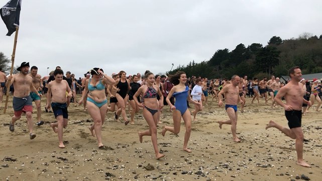 Un bain dans la Manche à 8 degrés