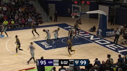 A bigtime dunk by Chinanu Onuaku!