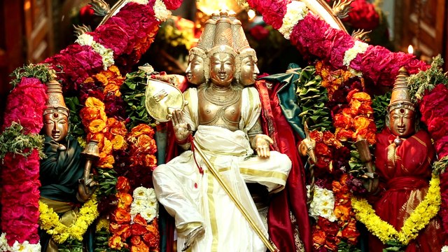 Nithyasree Mahadevan | Muthaithiru | Tamil Hindu Devotional Song | L.Krishnan