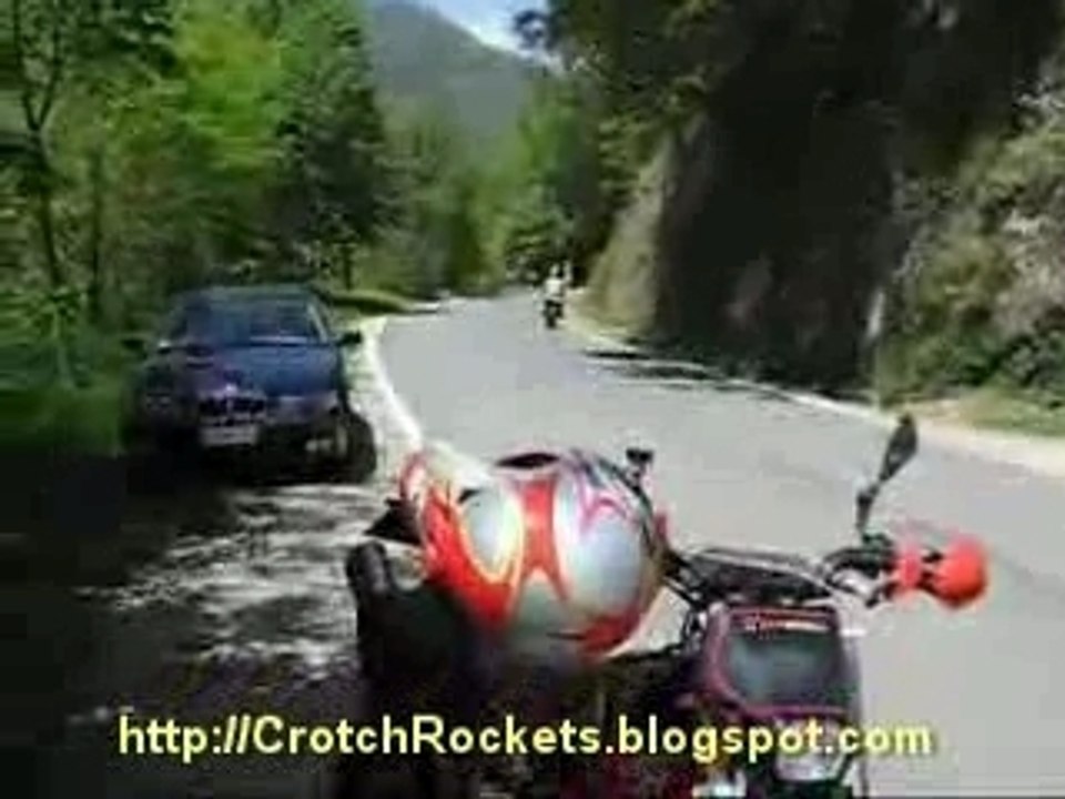 Suzuki GSXR 600 - Fly By with No Exhaust!