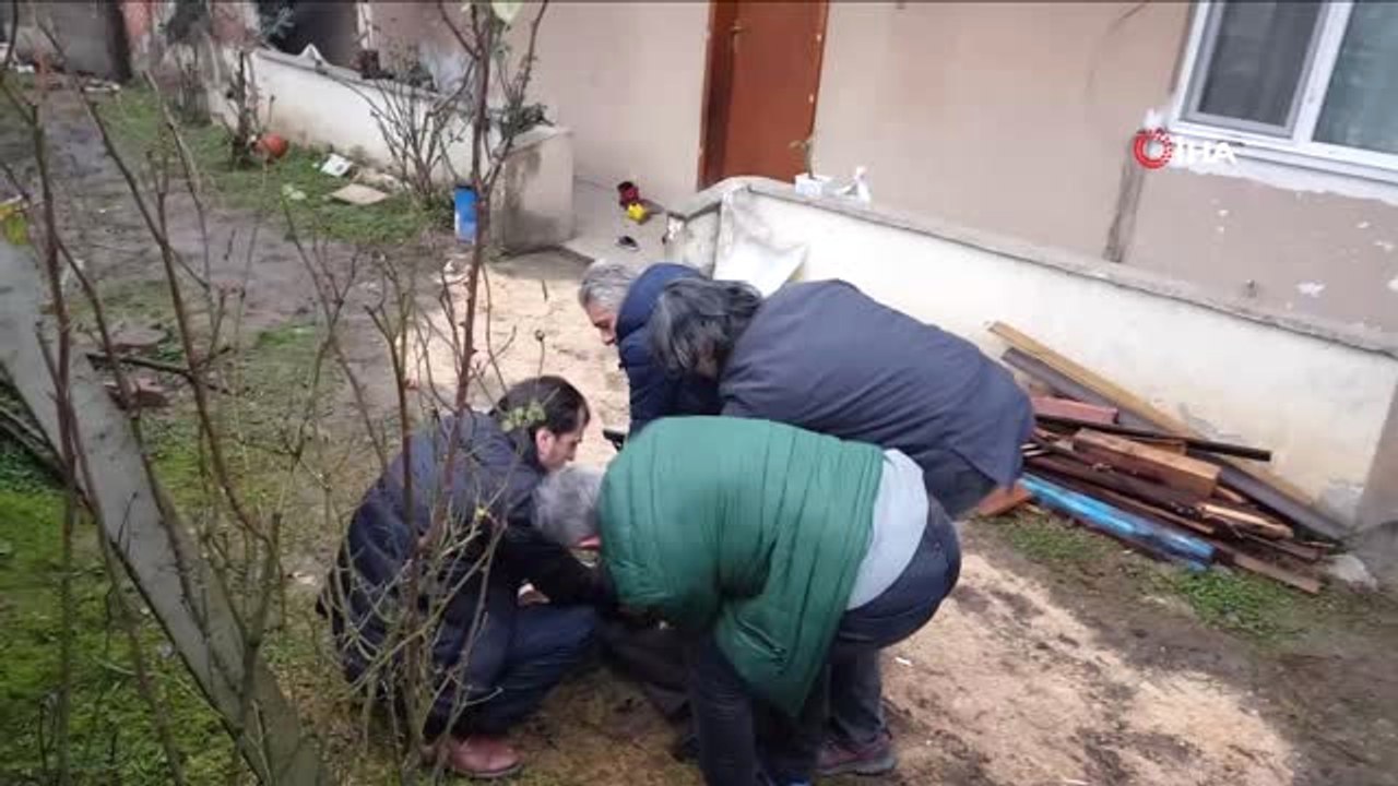 Veresiye Alamayınca Silah Zoruyla Aldı, Polislerin Çalışmasını İzlerken Kıskıvrak Yakalandı