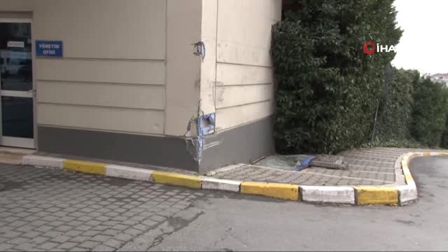 Esenyurt'ta Yokuş Aşağı Kayan Kamyon Dehşet Saçtı...o Anlar Kamerada