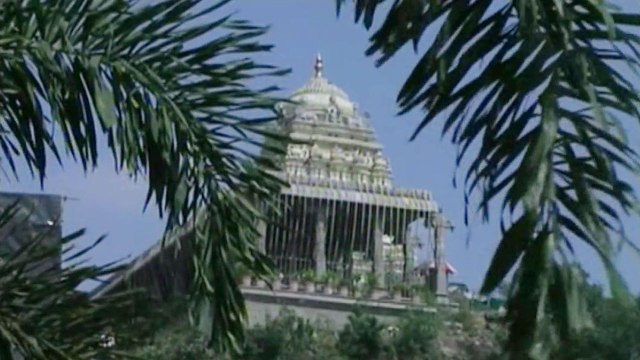 Kanaka Durga Temple to implement dress code for devotees | OneIndia News
