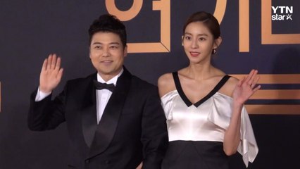 [Y영상] 전현무-유이, ‘연기대상 MC 맡았어요’ (2018 KBS 연기대상) / YTN