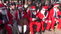 İzmir Arsa Mağdurları Noel Baba Kostümüyle Eylem Yaptı