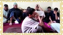 مؤثر جدا || طفل مغربي، يجهش بالبكاء عند ختمه لكتاب الله تعالى.