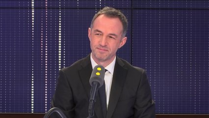 Les “gilets jaunes” qui souhaitent “faire la fête” sur les Champs-Élysées sont les “bienvenus”