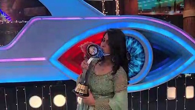 Dipika defeats Sreesanth and bags Bigg Boss 12 trophy