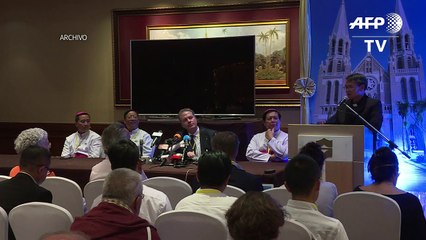 Renuncian el portavoz del Vaticano y su adjunta