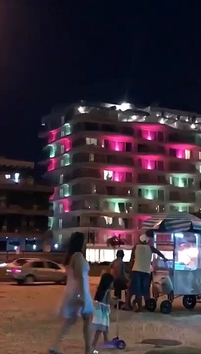 Casal de cortina aberta faz sexo para o Rio de Janeiro!