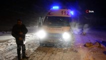 Kar ve tipiden dolayı yolu kapanan köydeki hasta 4 saat süren çalışma sonrası kurtarıldı