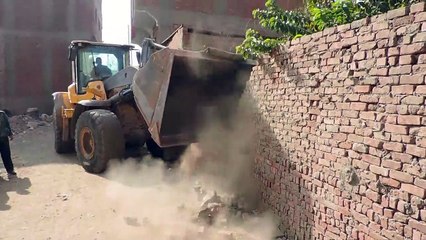 شاهد قوات الأمن تتحدى أعداء الأرض..حملات مكبرة لإزالة التعديات