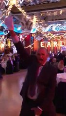 Pire imitation de Michael Jackson.. Qui peut lui dire d'arrêter !