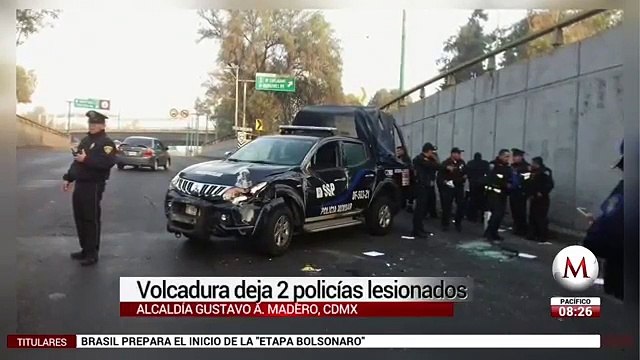 Patrulla se vuelca en avenida Insurgentes; hay 2 lesionados