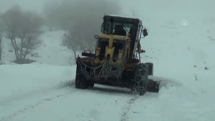 Karda Mahsur Kalan Öğrencilerin İmdadına Ekipler Yetişti