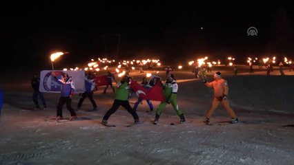 Meşaleli kayakçılar Uludağ'ı aydınlattı - BURSA