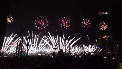 Hong Kong'da Yeni Yıl Coşkuyla Kutlandı