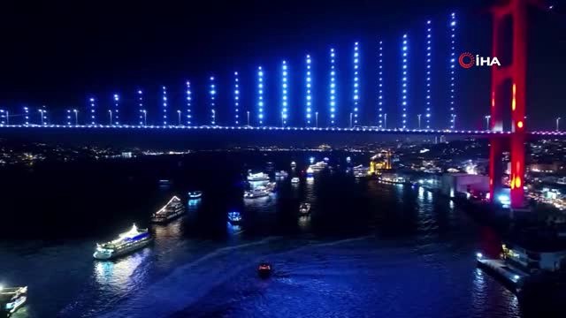 15 Temmuz Şehitler Köprüsü'nde Yılbaşı Coşkusu Havadan Görüntülendi