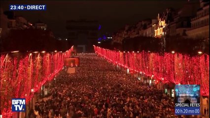Un spectacle visuel et lumineux commence sur les Champs-Elysées, à vingt minutes du nouvel An
