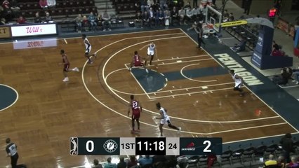 Yante Maten skies for the big oop