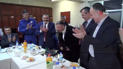 Polislerden şube müdürüne yeni yıl sürprizi