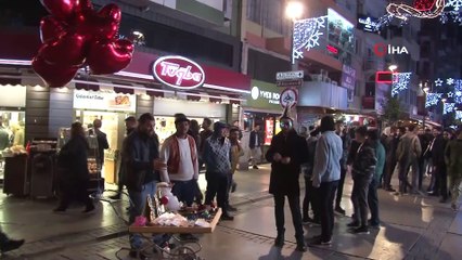 Yılbaşı kimi için eğlence, kimi için de ekmek parası