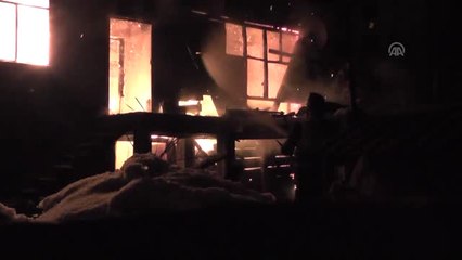 3 Katlı Ahşap Ev Yandı (2)