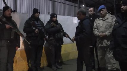 Komiser Yardımcısı Çift, Yeni Yılı Güvenlik Noktasında Karşıladı