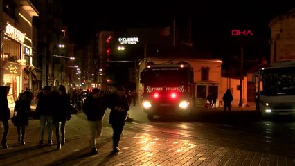 Taksim Meydanı Trafiğe Açıldı