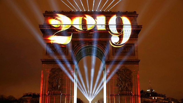 Capodanno 2019, fuochi d'artificio e festeggiamenti