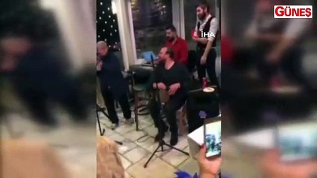 Canan Karatay sahneye çıkıp şarkı söyledi