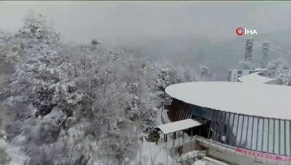 - Dünyanın En Yüksek Cam Zeminli Köprüsü Kara Büründü