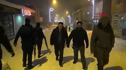 Kadınlar ihbar etti, eşlerinin tombala oynadığı kahveler kapatıldı