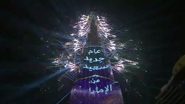 الألعاب الناريّة تضيء برج خليفة في دبي