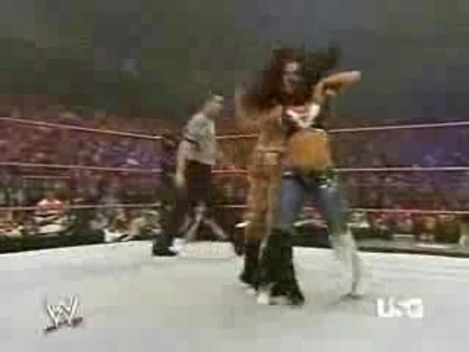 Beth Phoenix vs Mickie James vs Melina 31/12/07